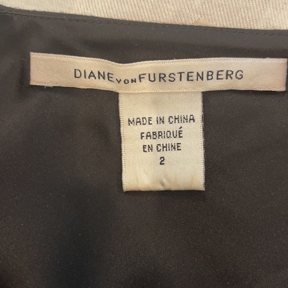 Diane Von Furstenberg knee length dress - Picture 8 of 8